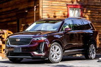 Cadillac везет в Россию шестиместный кроссовер