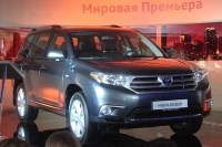 Toyota сняла покрывало с Highlander