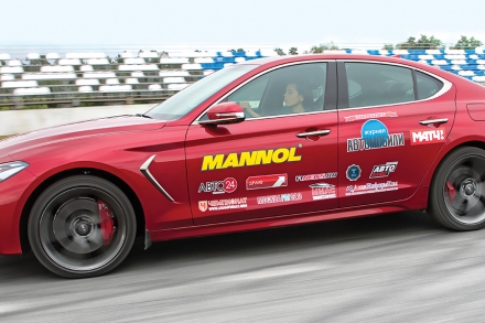 Genesis G70 Sport: Свой среди чужих