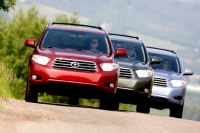 Toyota обеспечит нас внедорожником и пикапом