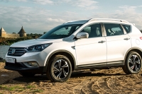 Dongfeng DFM AX7: Большой и белый