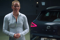 Hyundai поставила опыт на спортсменке (видео)