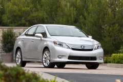 Lexus HS 250h в США «сдулся»