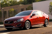 Volvo начнет с нового S60